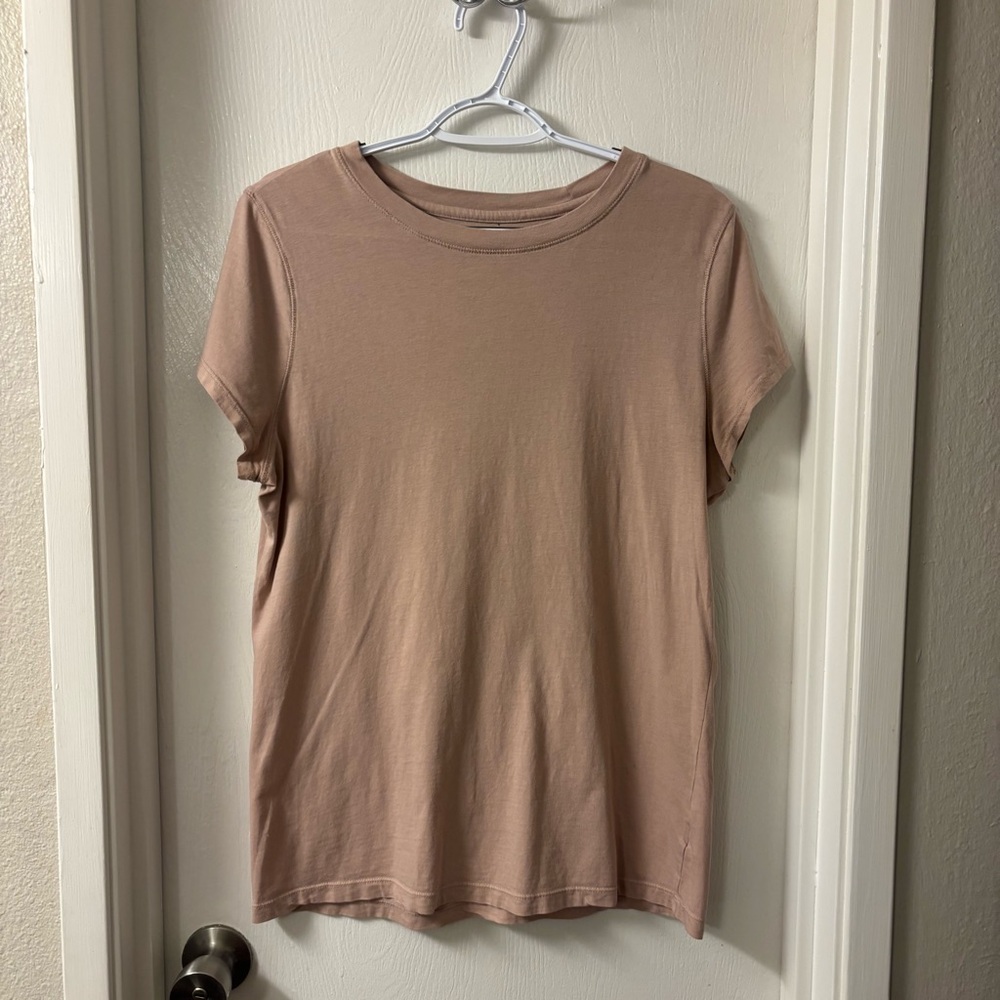 Universal Thread Blush Short Sleeve Tee
